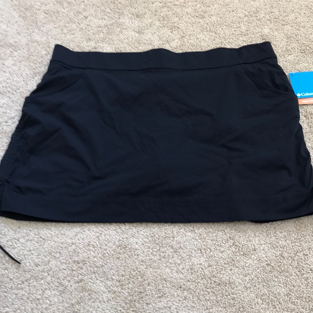 New! Columbia 2X black anytime casual skort.